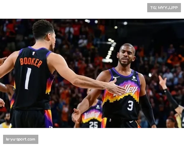 布克领衔太阳挑战快船 状态考验主队实力